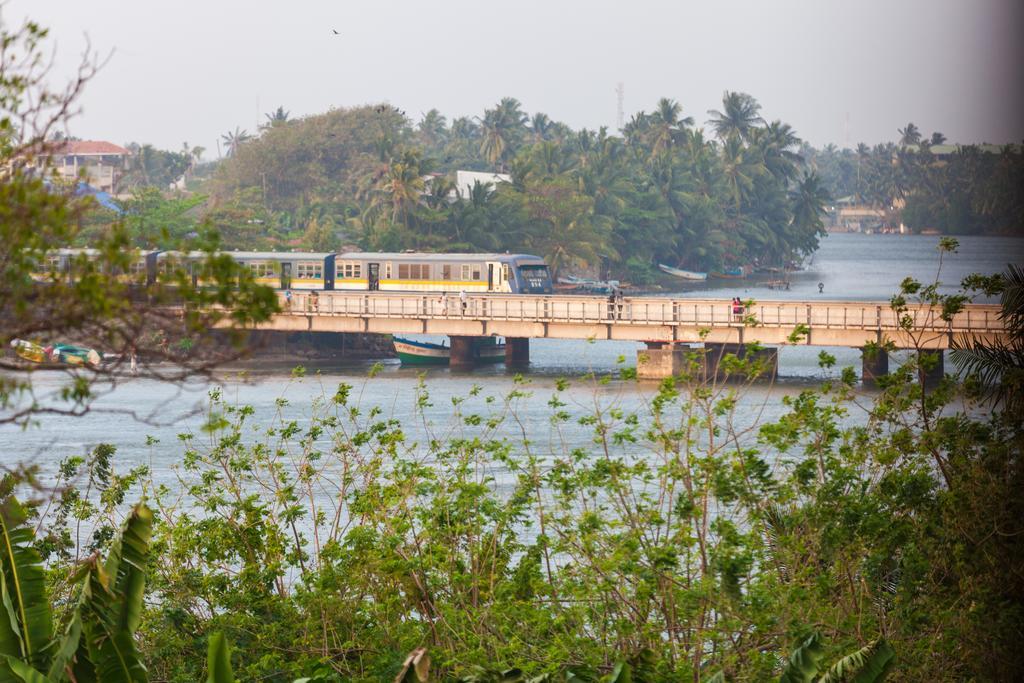 Navro Beach Resort Panadura Exteriör bild