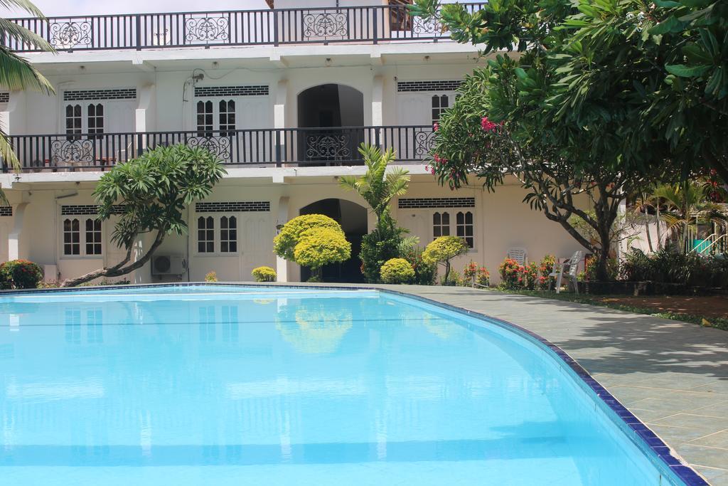 Navro Beach Resort Panadura Exteriör bild