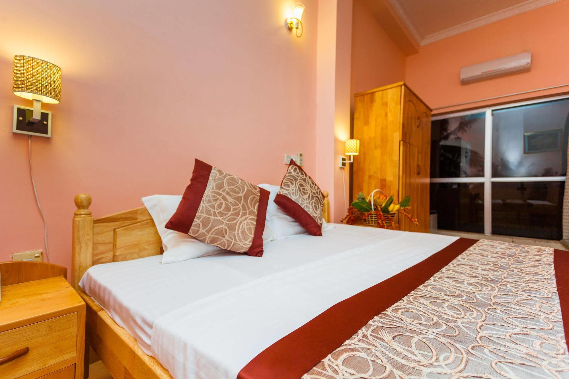 Navro Beach Resort Panadura Exteriör bild