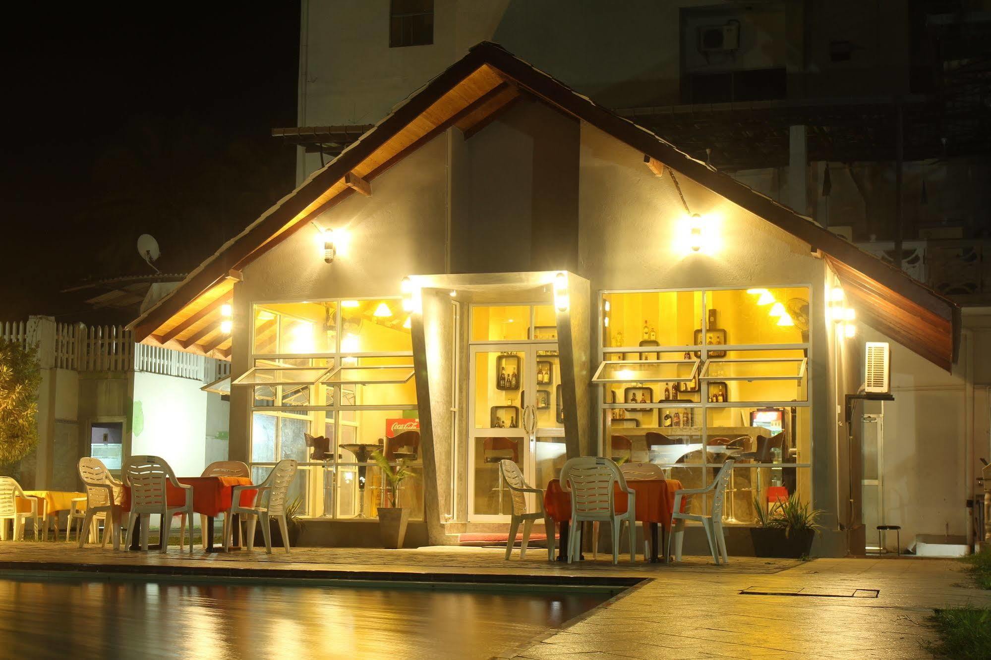 Navro Beach Resort Panadura Exteriör bild